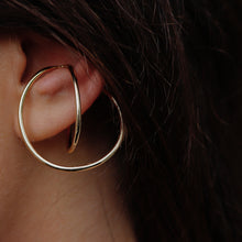 Load image into Gallery viewer, Me &amp; Moi Ear Cuff
